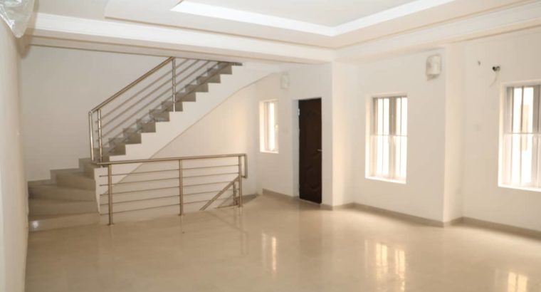 3 Bedroom Apartment with a BQ in Onikoyi