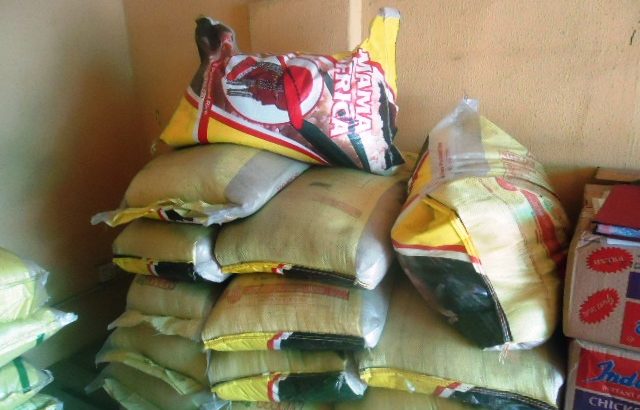 BUY YOUR BAGS OF RICE AND BEANS 5OKG/25KG AND OIL